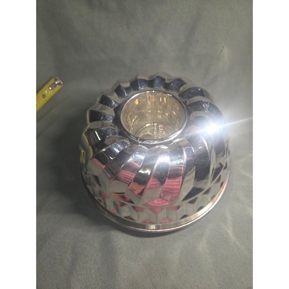 Kaiser West Germany Vintage Aluminum Bundt Cake Pan Fluted Mold 9.5 Inch Silver